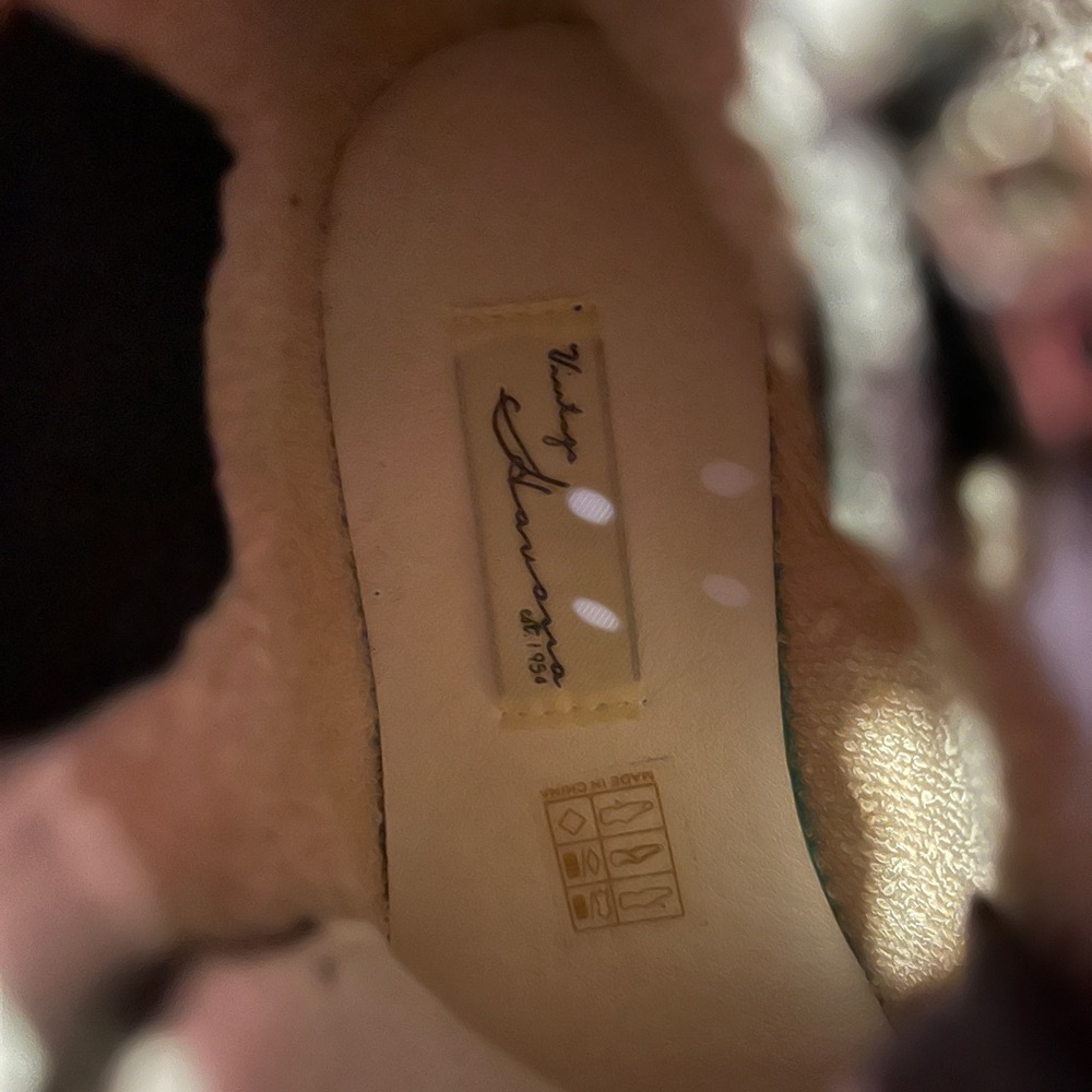 VINTAGE HAVANA SNEAKERS SZ7 - Almost New - Picture 10 of 10